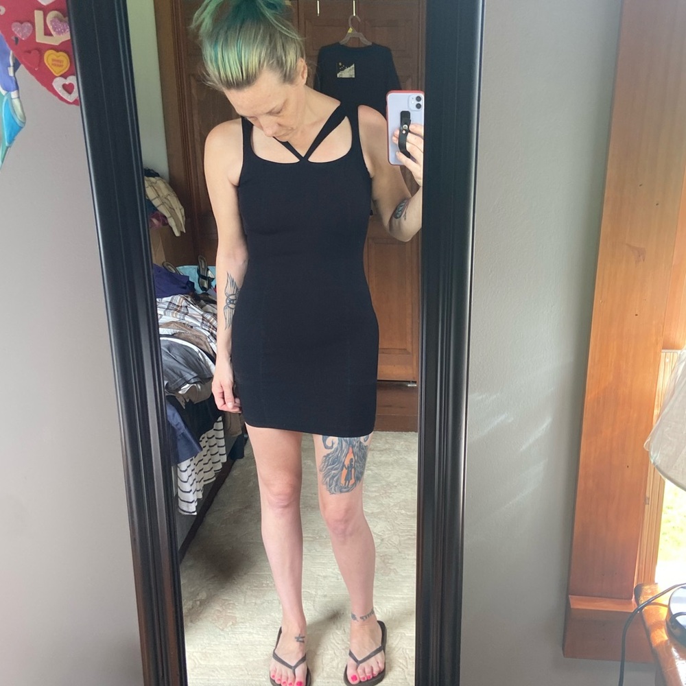 BLACK CUT OUT MINI DRESS~SM~UNIQUE BOLD STYLE - Picture 8 of 9